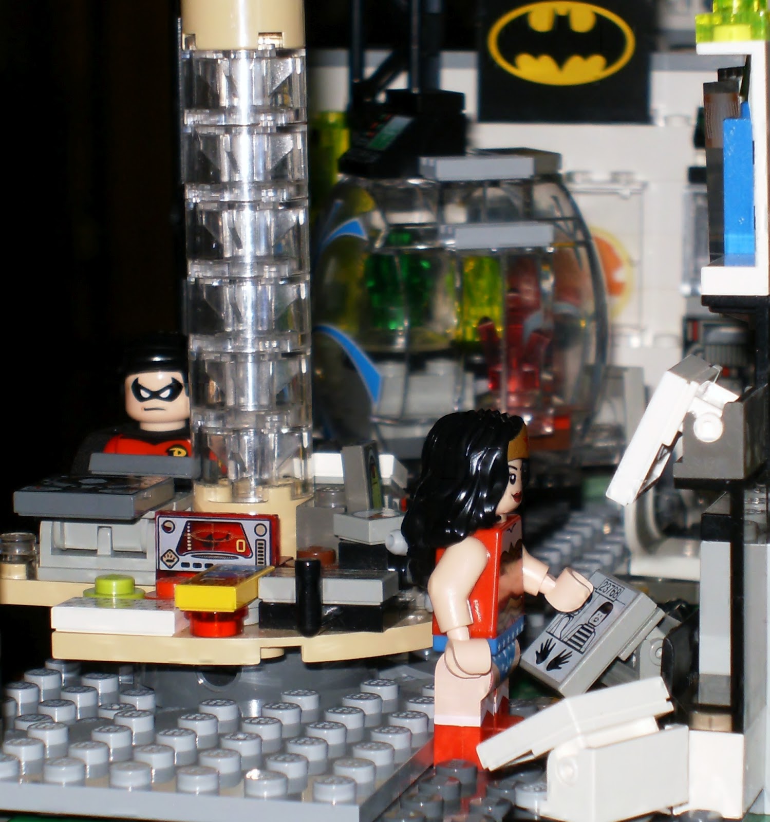LEGO Wayne Manor and the Batcave