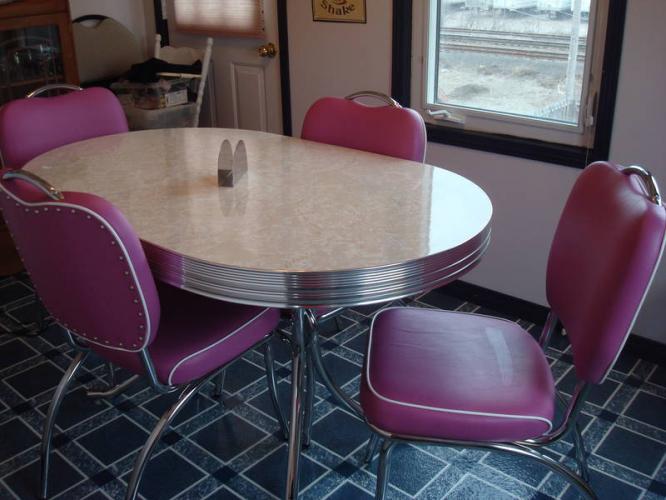 Retro Kitchen Table And Chairs 