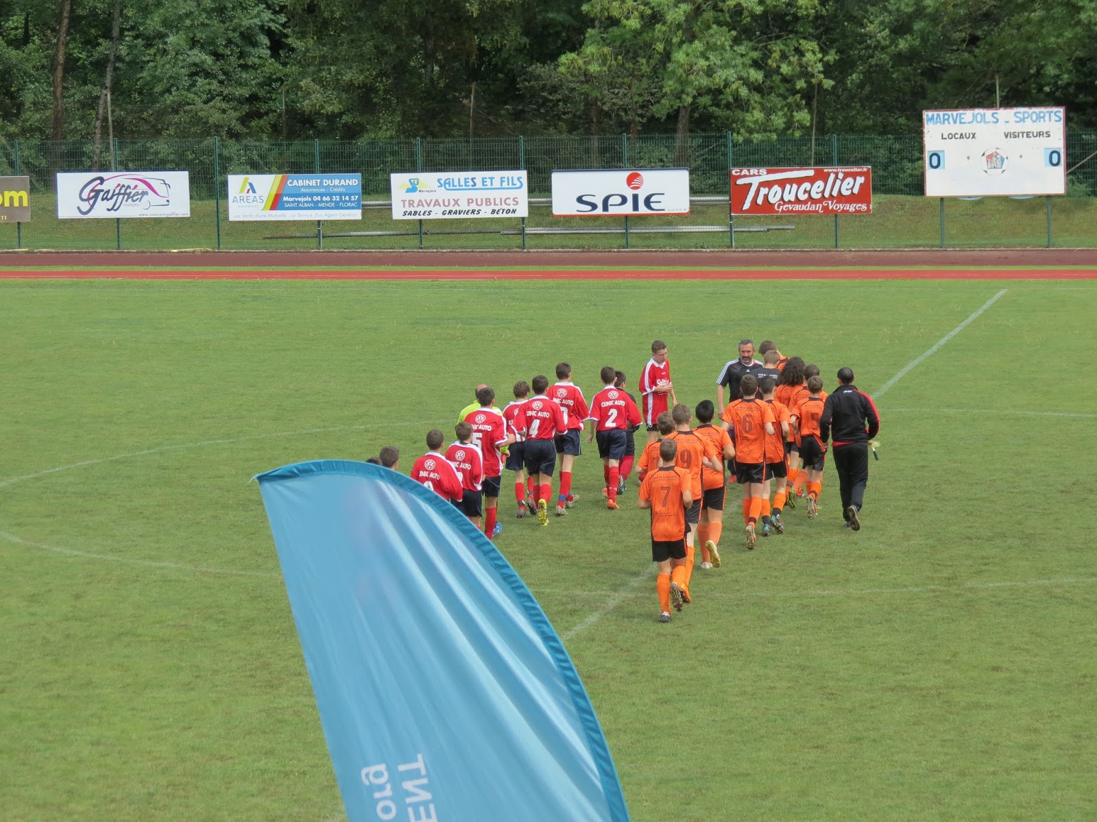 ESCB TERRAIN DE CHAMPION POUR LE BUISSON