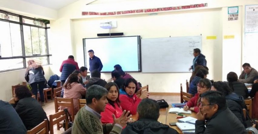 Especialistas de Apurímac se capacitaron en Currículo Nacional Especialistas de Apurímac se capacitaron en Currículo Nacional