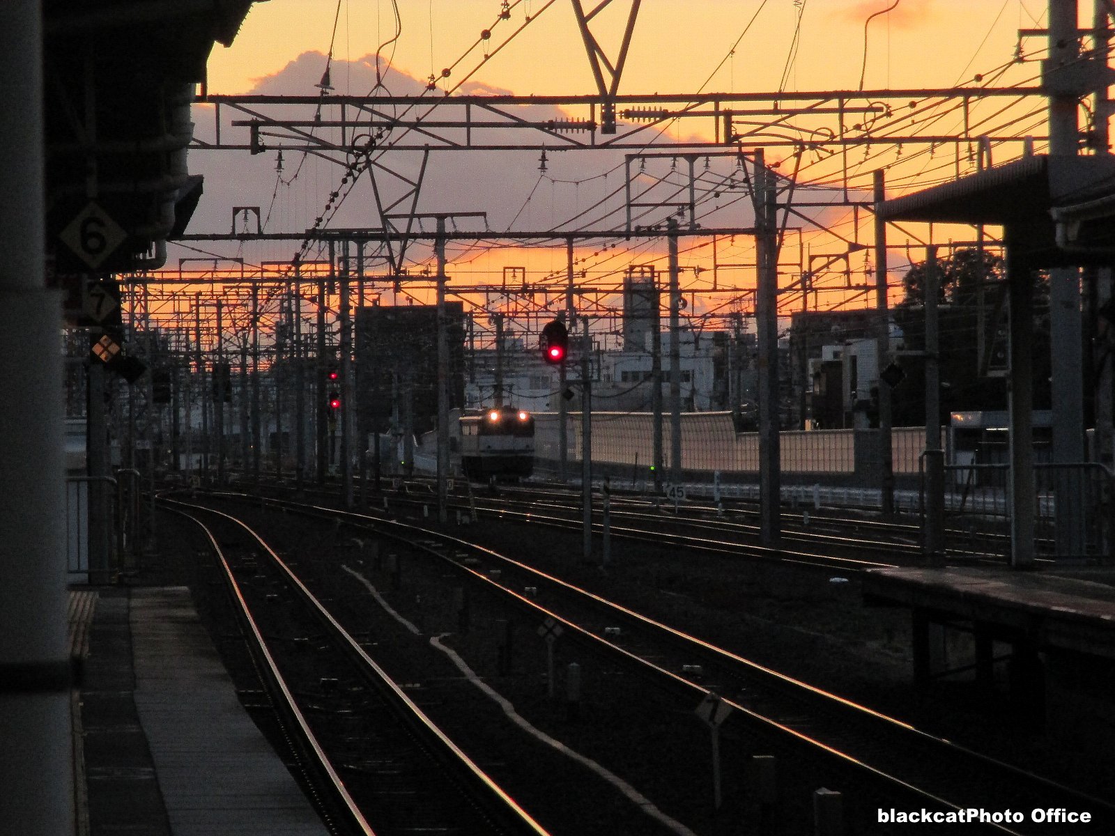 blackcat写真館 吹田駅ホームから