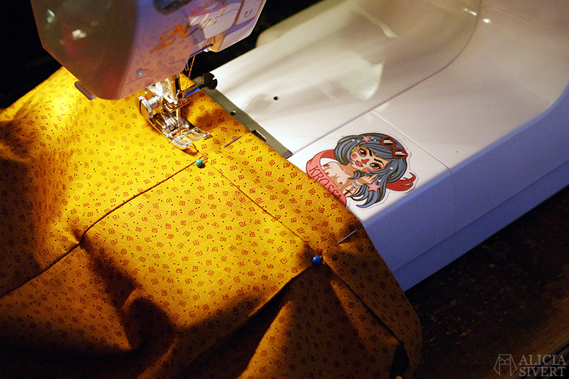 Sewing trousers, photo by Alicia Sivertsson.
