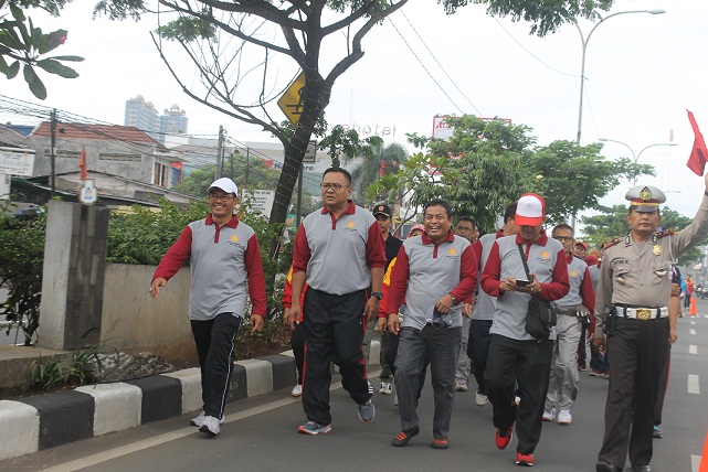 Idris Pradi Lepas Gerak Jalan Hut Korpri Ke 45
