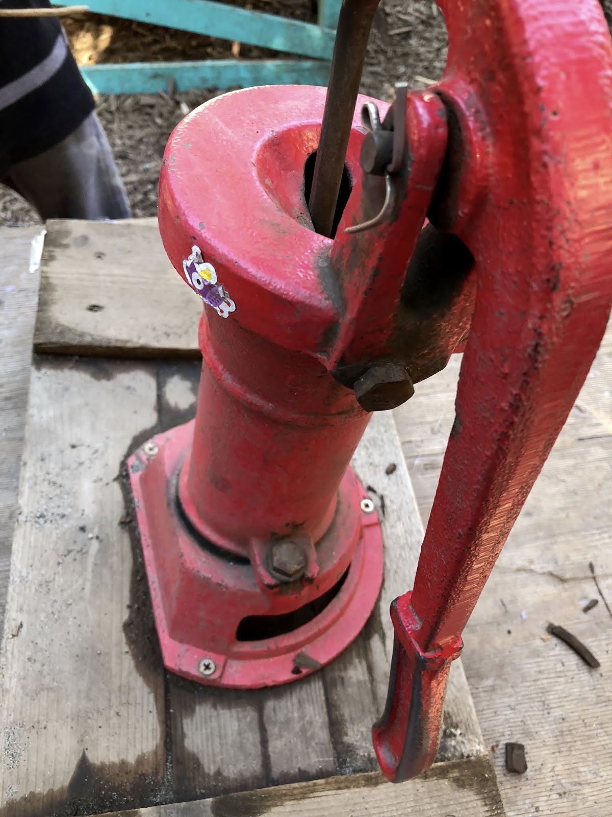 Teacher Tom Repairing And Maintaining A Cast Iron Water Pump
