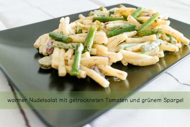Monster essen in Wirklichkeit Blumen - warmer Nudelsalat mit ...