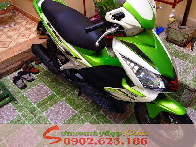 Sơn xe Air Blade Thái màu trắng xanh Kawasaki Z1000