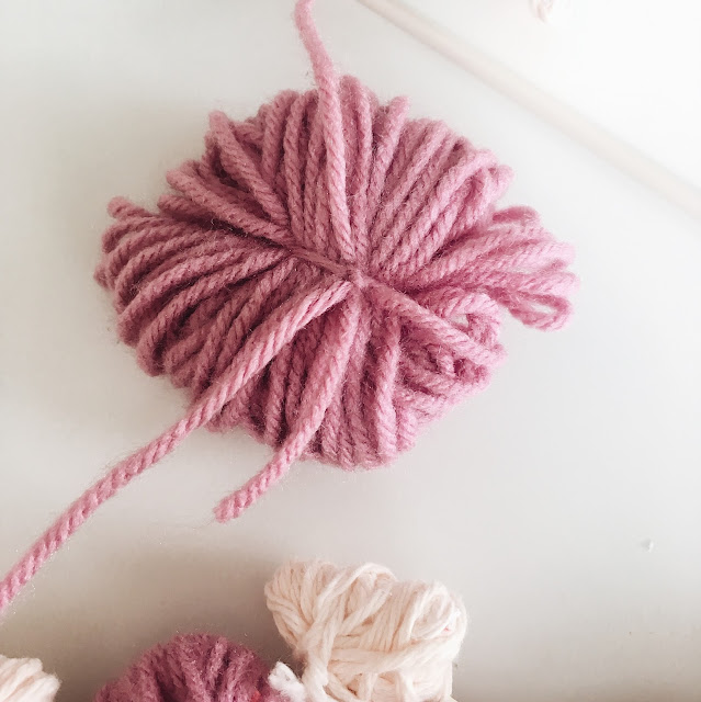 DIY Yarn Heart Banner - THE PARTY PARADE