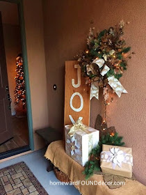 christmas wreath old sign porch decor