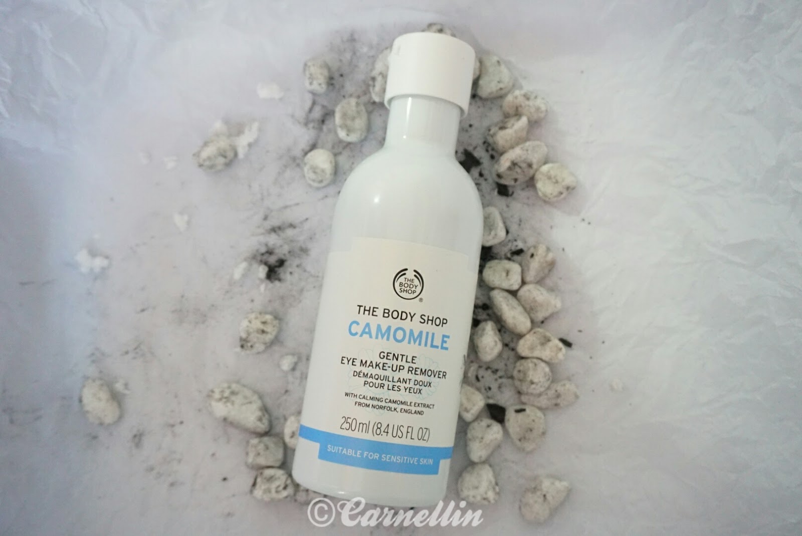 While you on earth.. The Body Shop Camomile Gentle Eye Makeup Remover