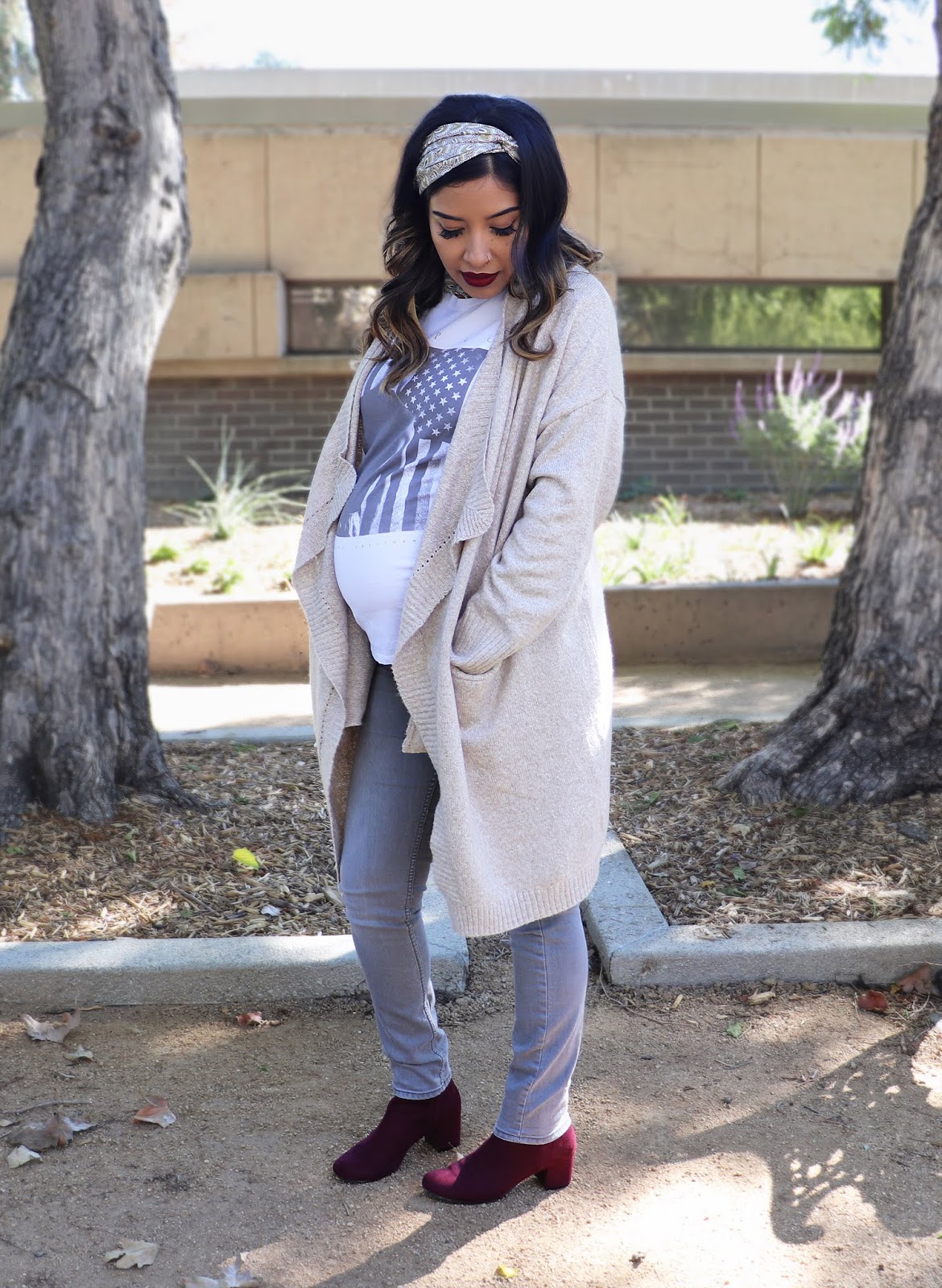 Maternity_Gray_Jeans_Tupac_Burgundy_Boots_Paisley_Fall_Outfit_01