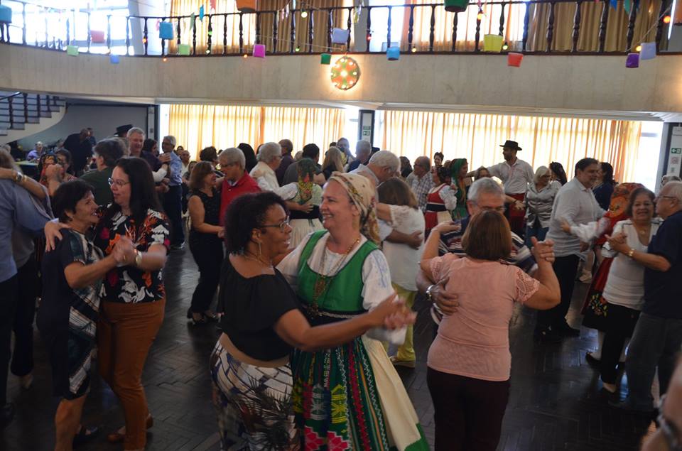 Jornal Casa da Gente: Glamour nos 56 anos do Clube Português de Niterói