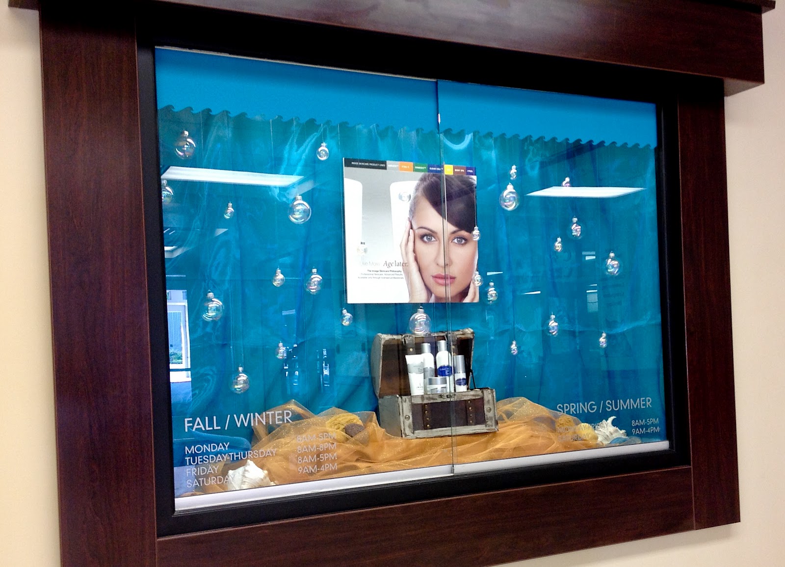 STUDIO 1030 Window Display Cases