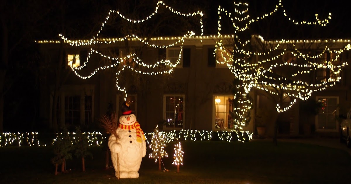 LA DOLCE VITA CALIFORNIA Christmas Tree Lane Walk A Fresno Passeggiata