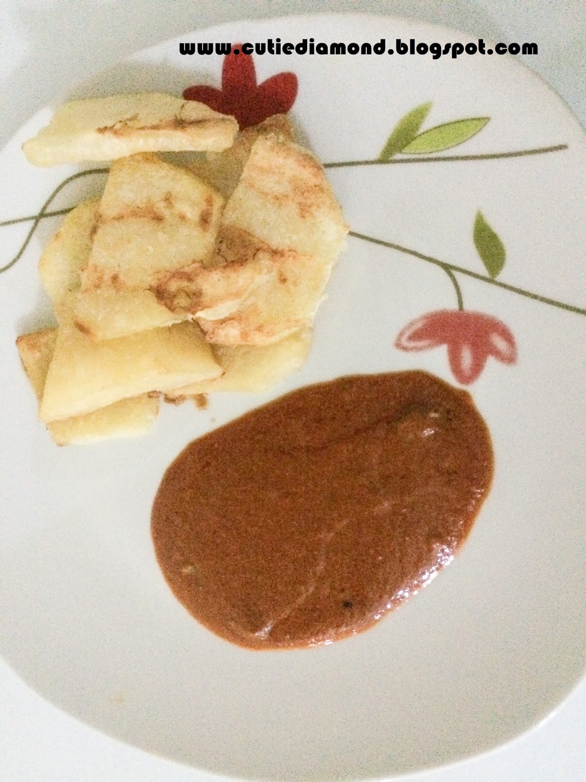 CuTiE DiAmOnD Grilled egg washed yam and red bell pepper sauce