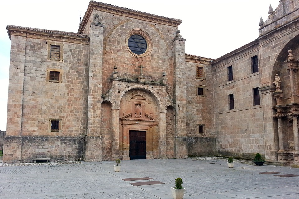 BLOG CASTELOS & CIA.: MONASTÉRIO DE SAN MILLAN DE LA COGOLLA ( Espanha ).