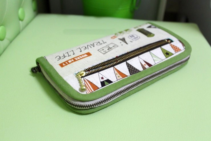 Zipper Wallet DIY Tutorial. ~ DIY Tutorial Ideas!