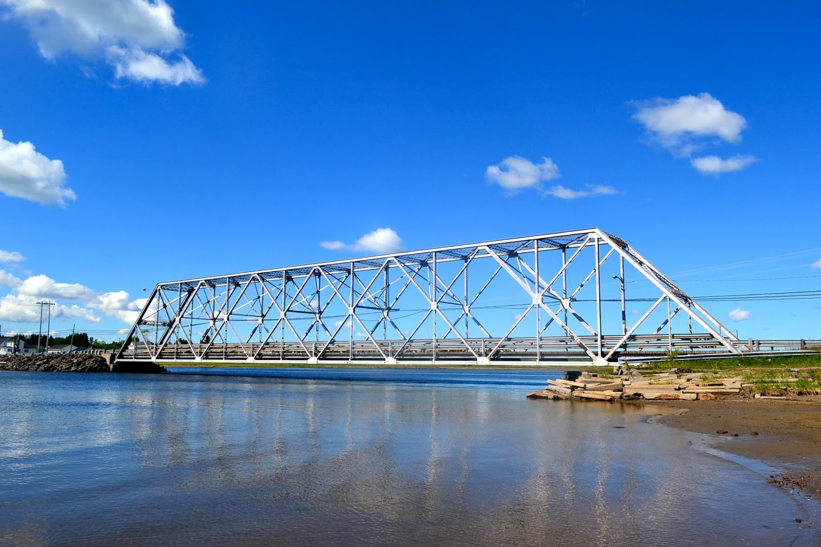 On a long and lonesome highway.... Arriving and touring around the