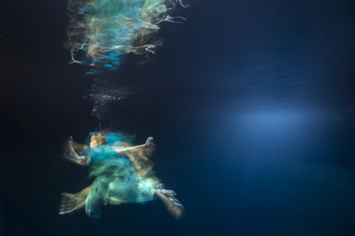 Танцы под водой. Maya Almeida Танцы под водой. Maya Almeida