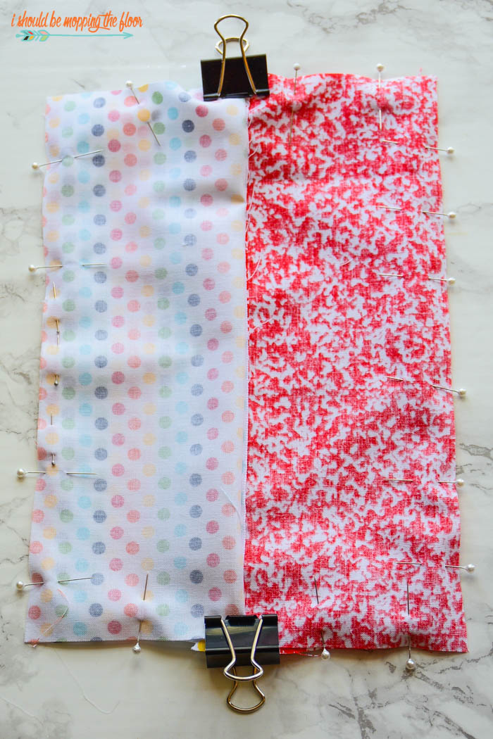 Super Cute Lined Zipper Pencil Pouch Tutorial | Makes a great teacher gift! Pinning a Lined Bag to Sew