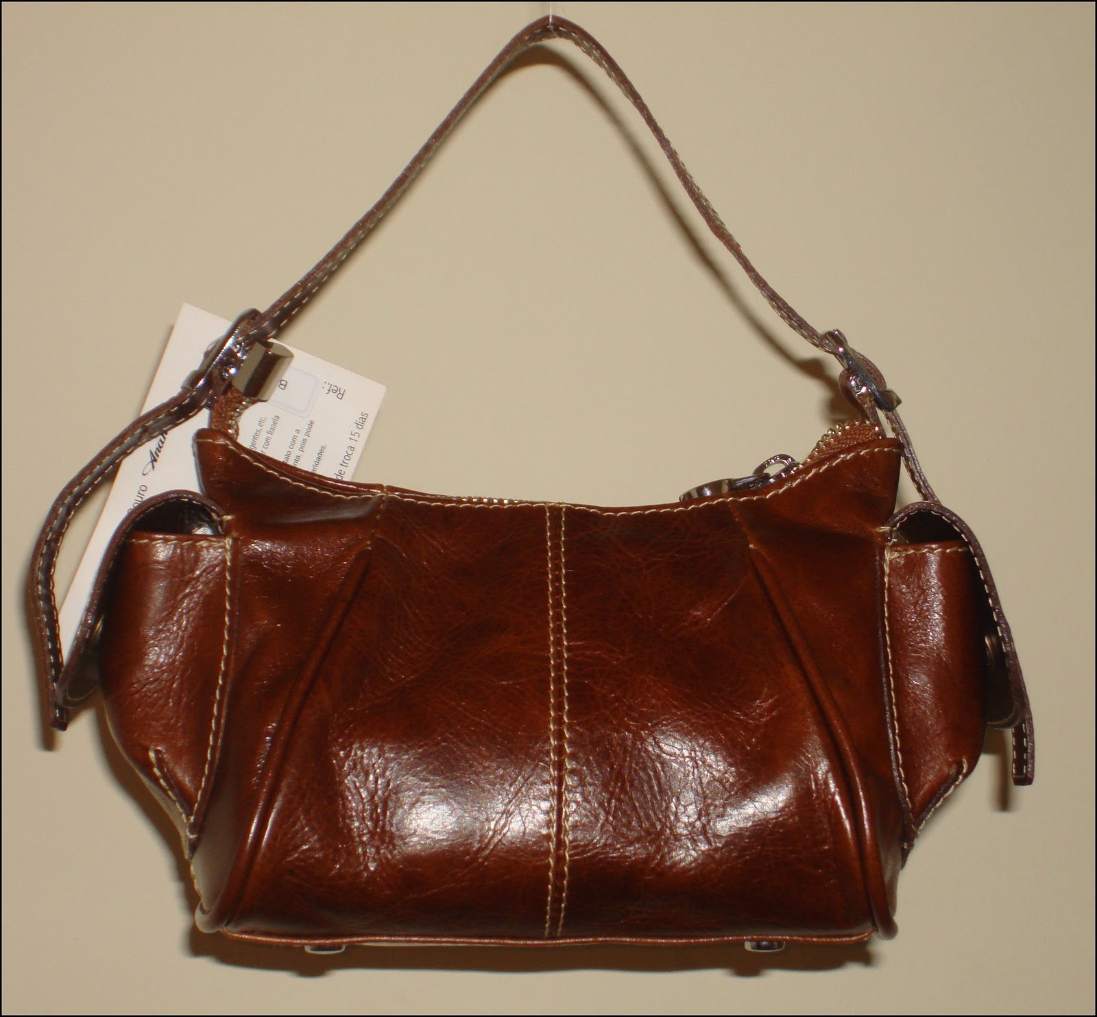 Unique and Exclusive: Bolsas de couro Anandra