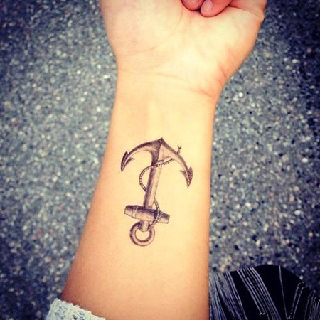 Tatuagens de âncoras para as mulheres Tatuagens de âncoras para as mulheres