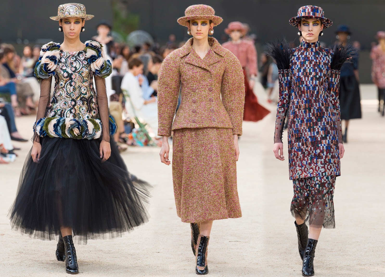 In pictures: Classy tribute to Karl Lagerfeld at his final Chanel show in  Paris - Arabian Business