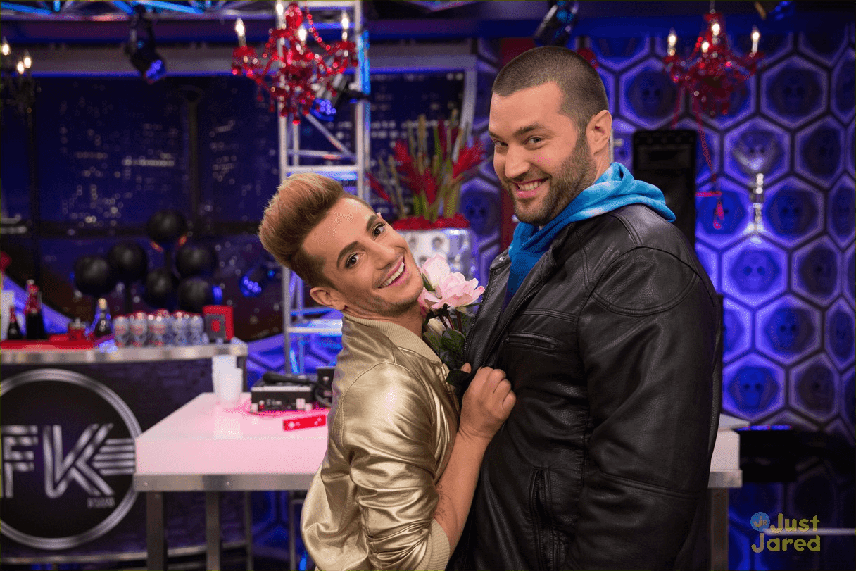 Who Plays Goomer In Sam And Cat Zoran Korach And Ariana Grande