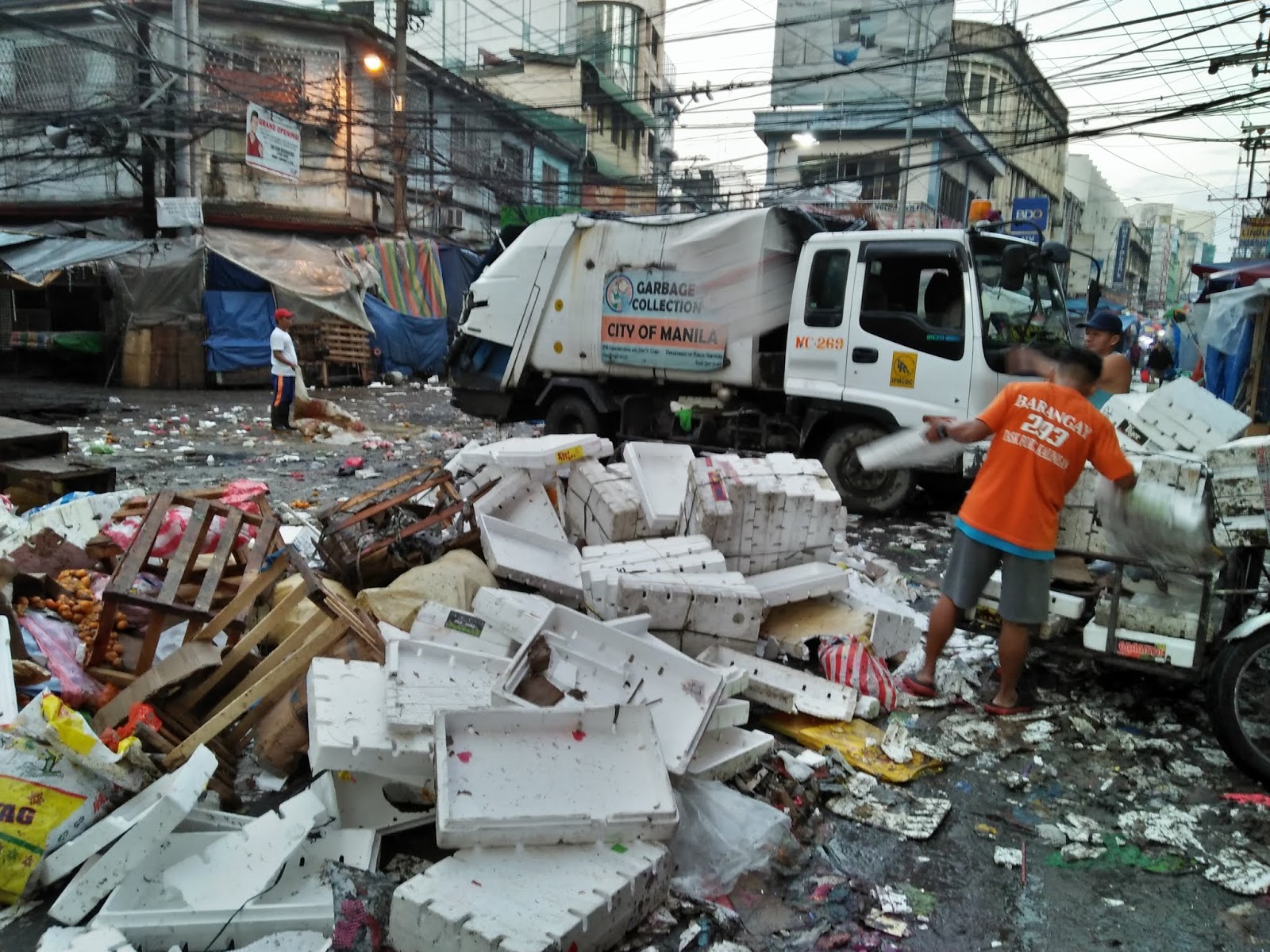 Heaps of Garbage Dot Streets of Metro Manila following the New Year