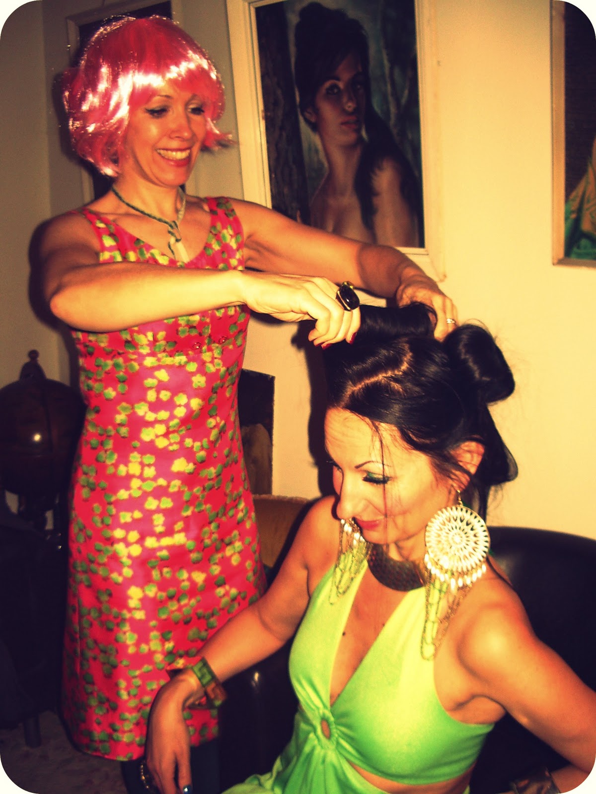 Vintage Vixen Wig Out!