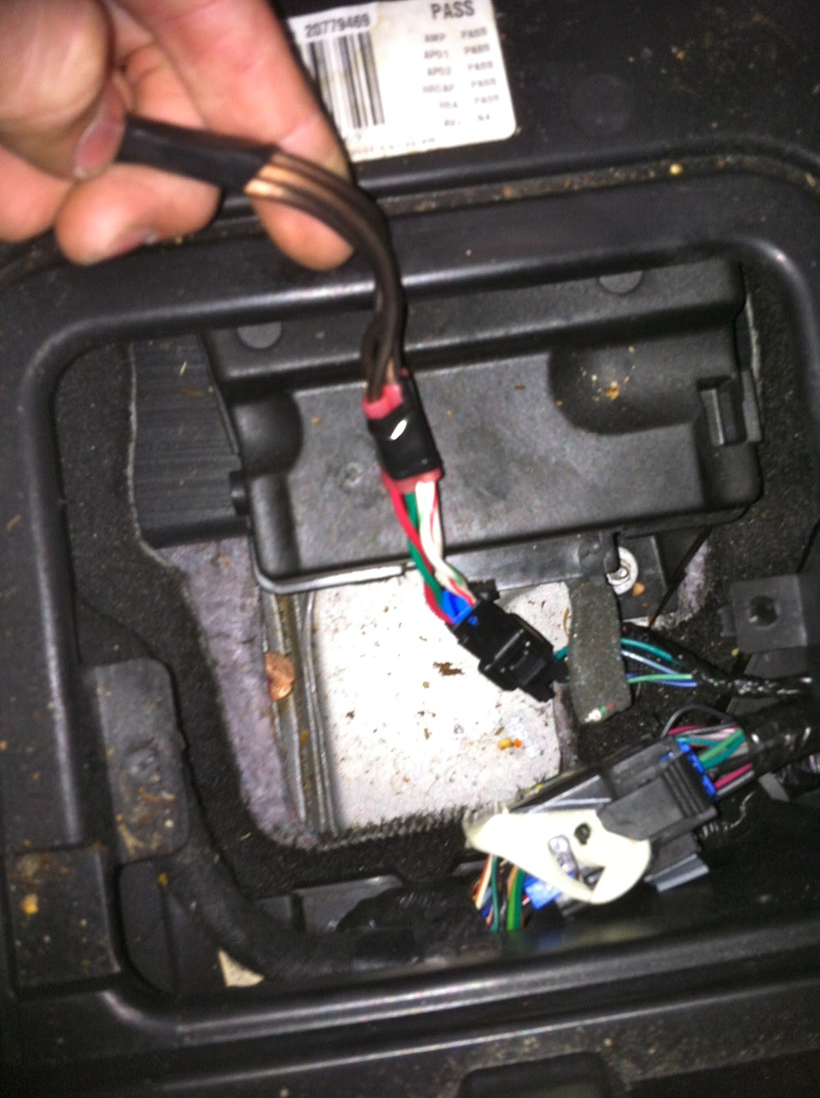 Car Audio Tips Tricks and How To's : GMC Sierra Amp/Sub ... ford 2007 f150 fx2 speaker wiring diagram 