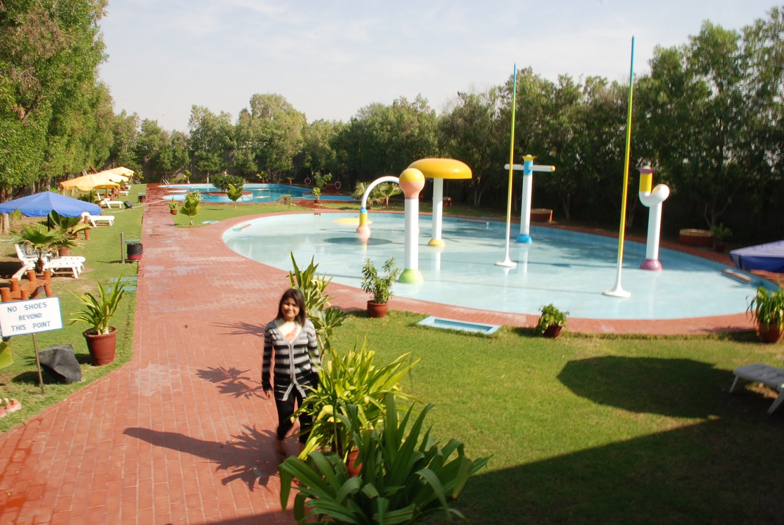 aswanacliche Karachi Dream World, Part 1