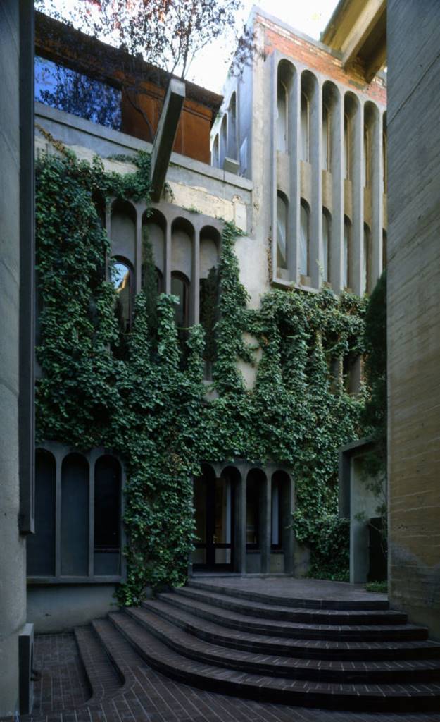 The architect Ricardo Bofill has turned an old factory into one of the most beautiful houses in the world