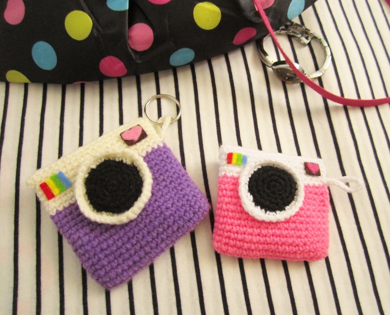 Camera coin purse crochet pattern - A little love everyday!