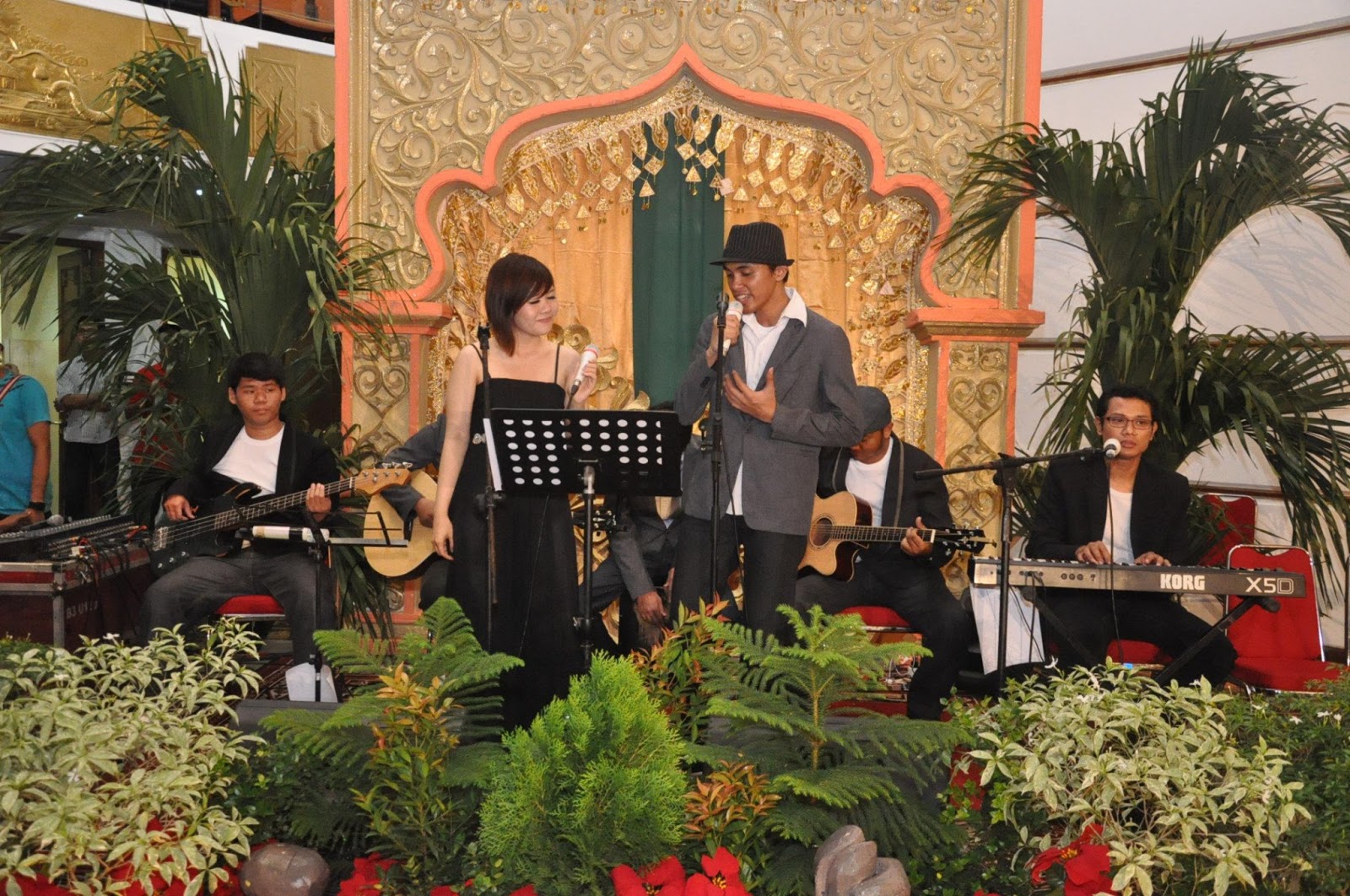 WIFA CATERING & WEDDING CONSULTANT: Dekorasi Panggung Musik