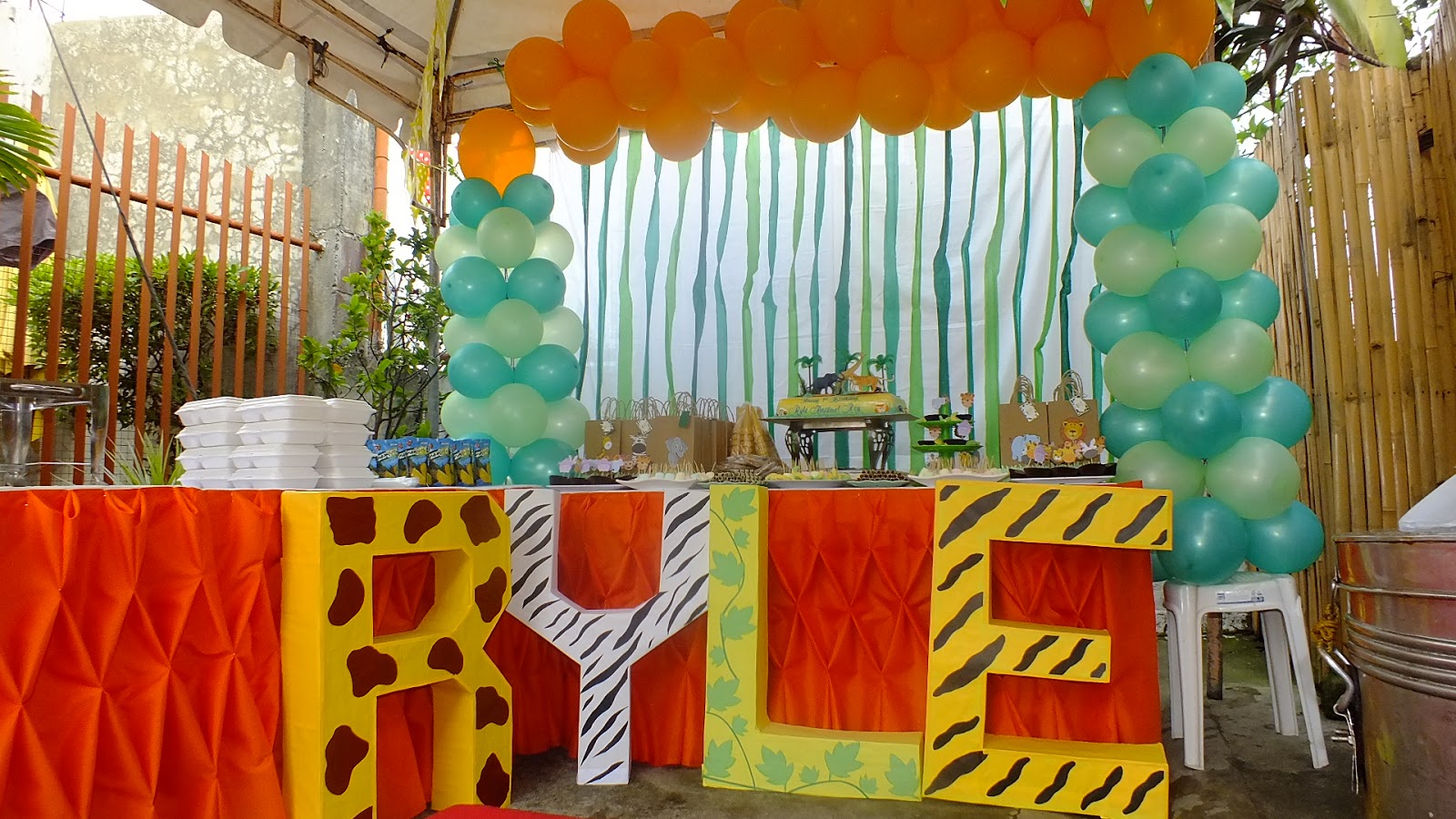 mom's reverie DIY Party Standee Name