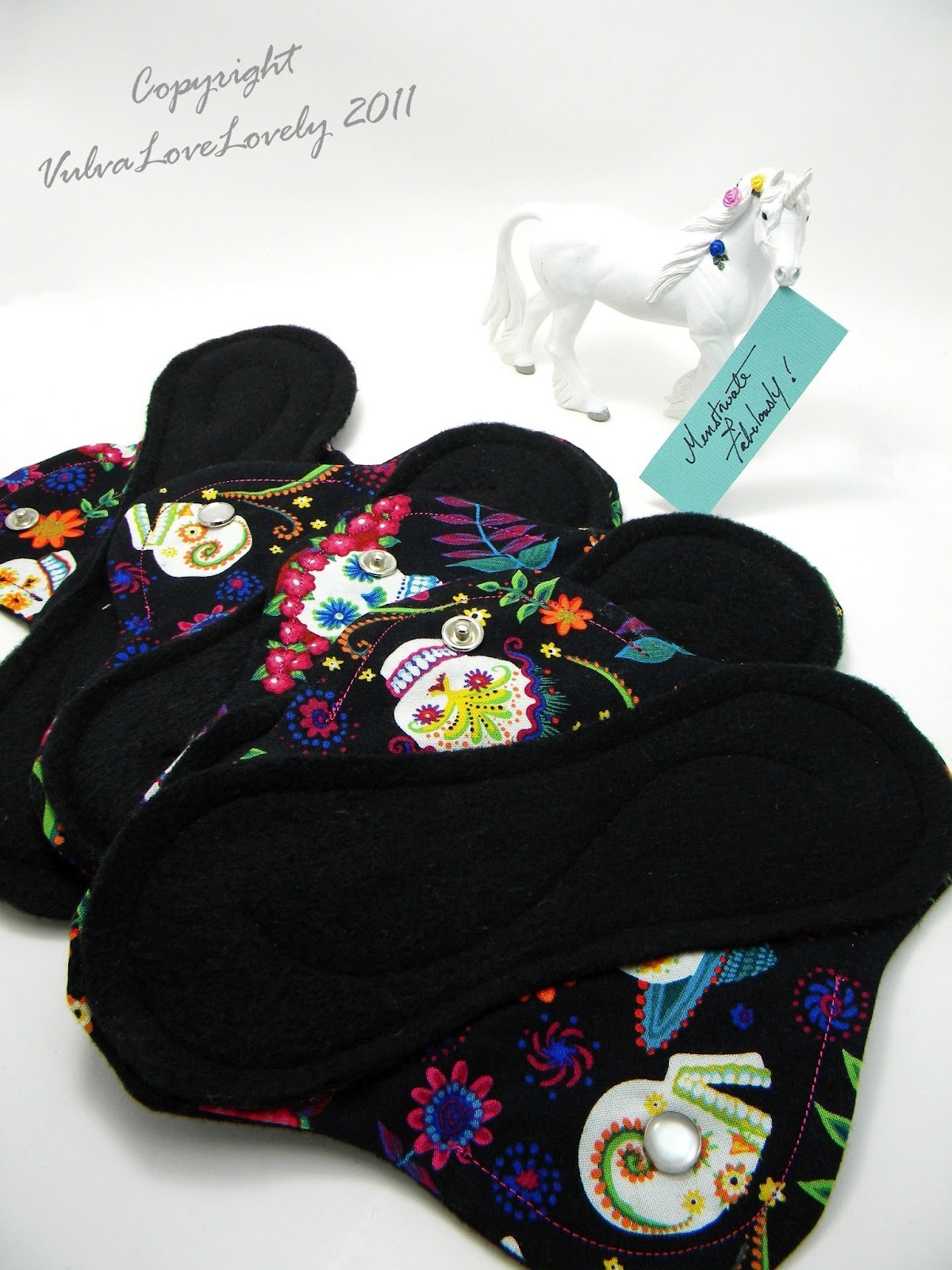 VulvaLoveLovely About Cloth Menstrual Pads FAQ, How To, and A Review