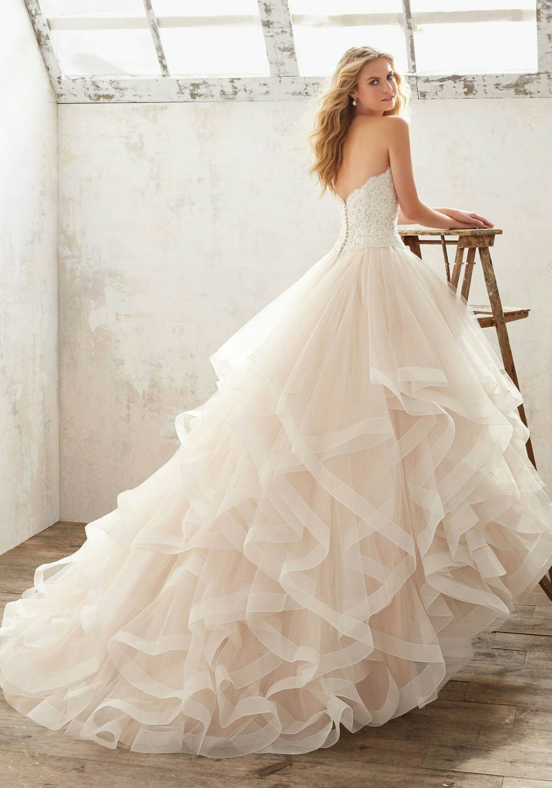 Fαshiση Gαlαxy 98 ☯: White Tulle Ball gown bridal dress