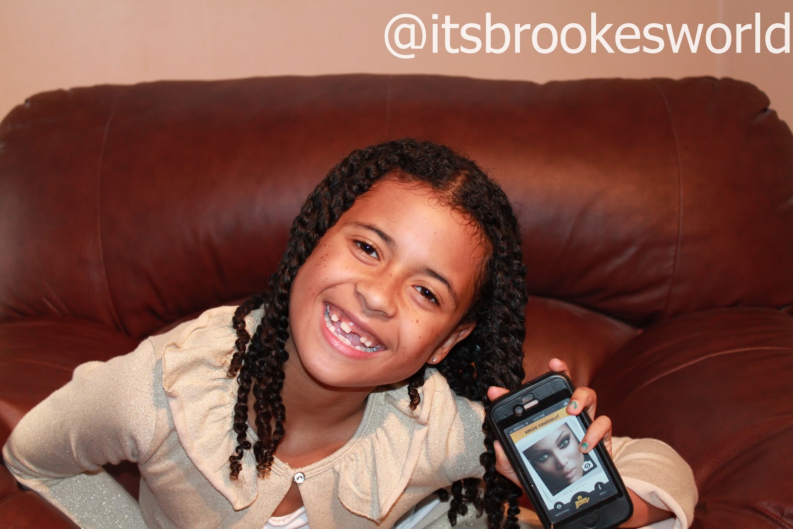 ItsBrookesWorld: Product Review: Tyra Banks Smize App