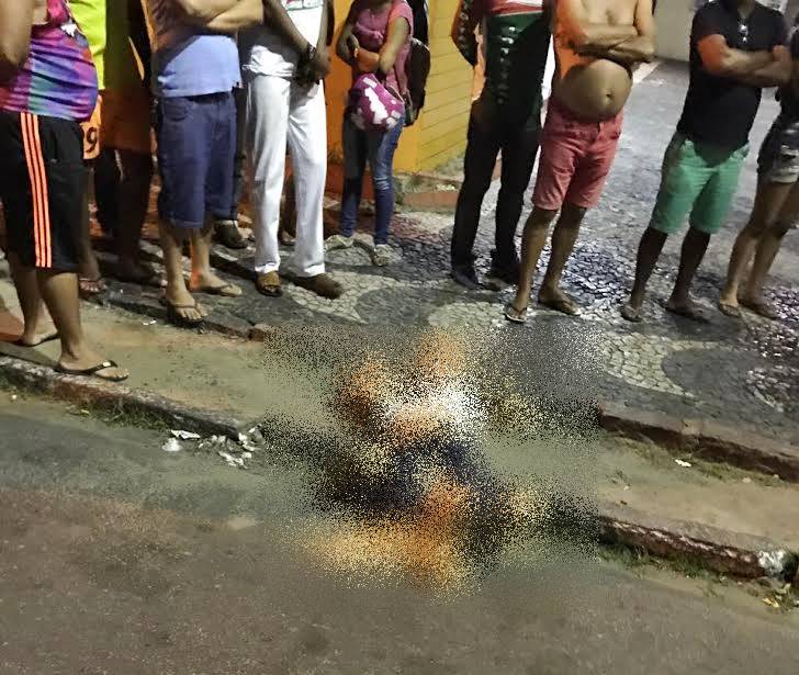 Travesti é morta a tiros em cidade na região de Feira de Santana, na Bahia Travesti é morta a tiros em cidade na região de Feira de Santana, na Bahia