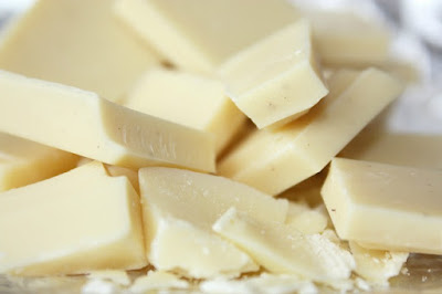 #Blogtober16-Day-19-Ten-Favourite-Foods-white-chocolate