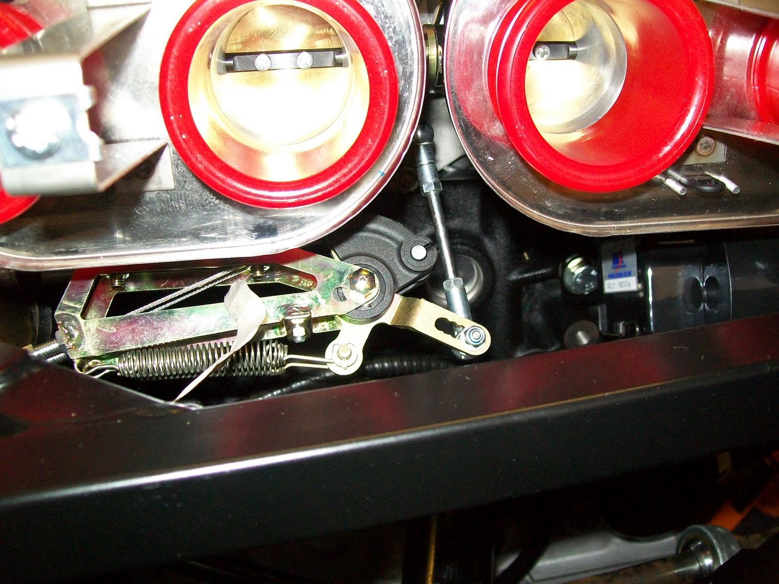 Phill`s Tiger Avon Build Diary Throttle Bodies / Gear linkage