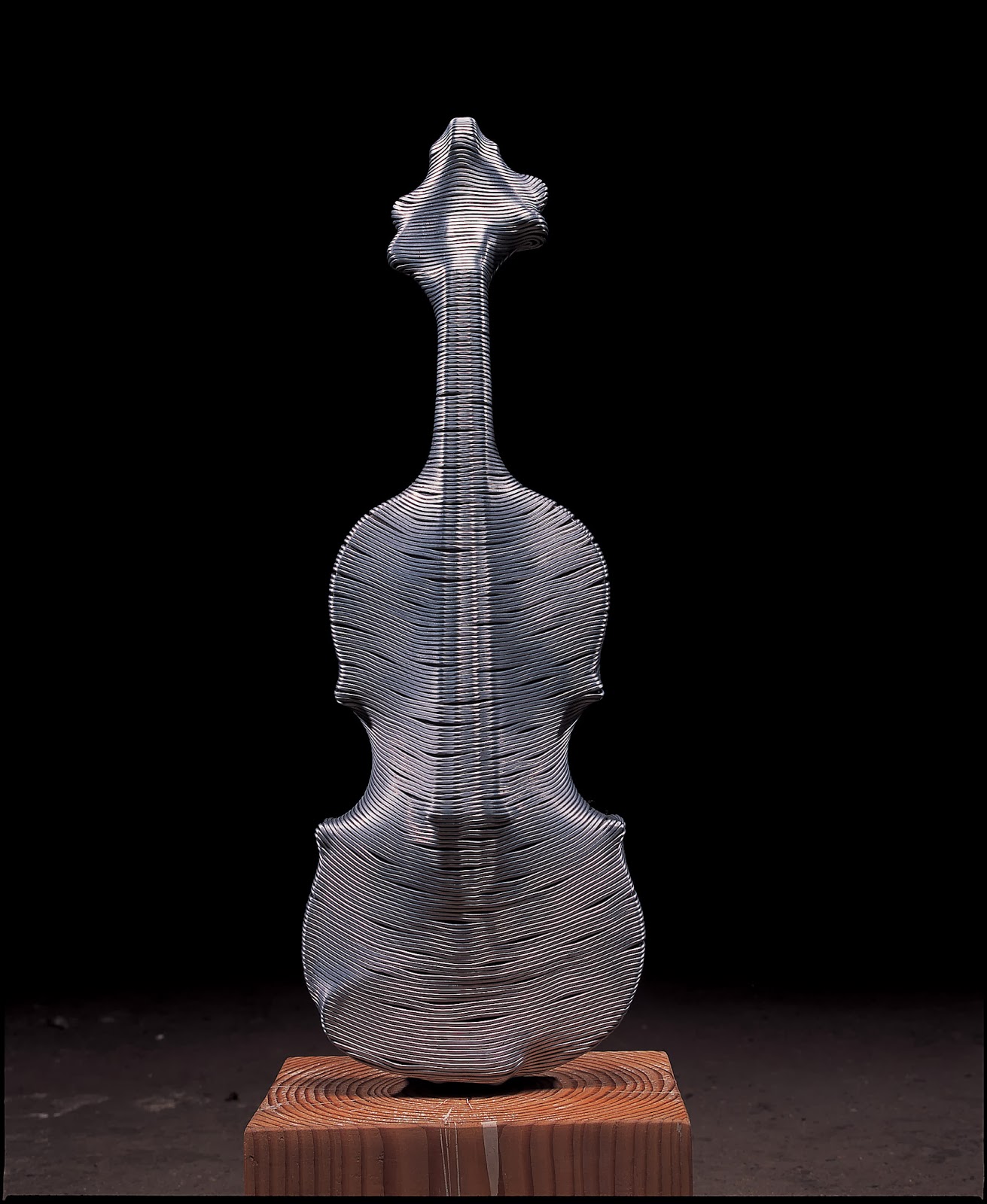 16-Violin-Park-Seung-Mo-South-Korean-Artist-&-Sculptor-Wire-Sculpture-www-designstack-co