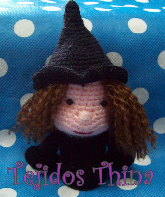 TÍTERE DE DEDO AMIGURUMI BRUJA