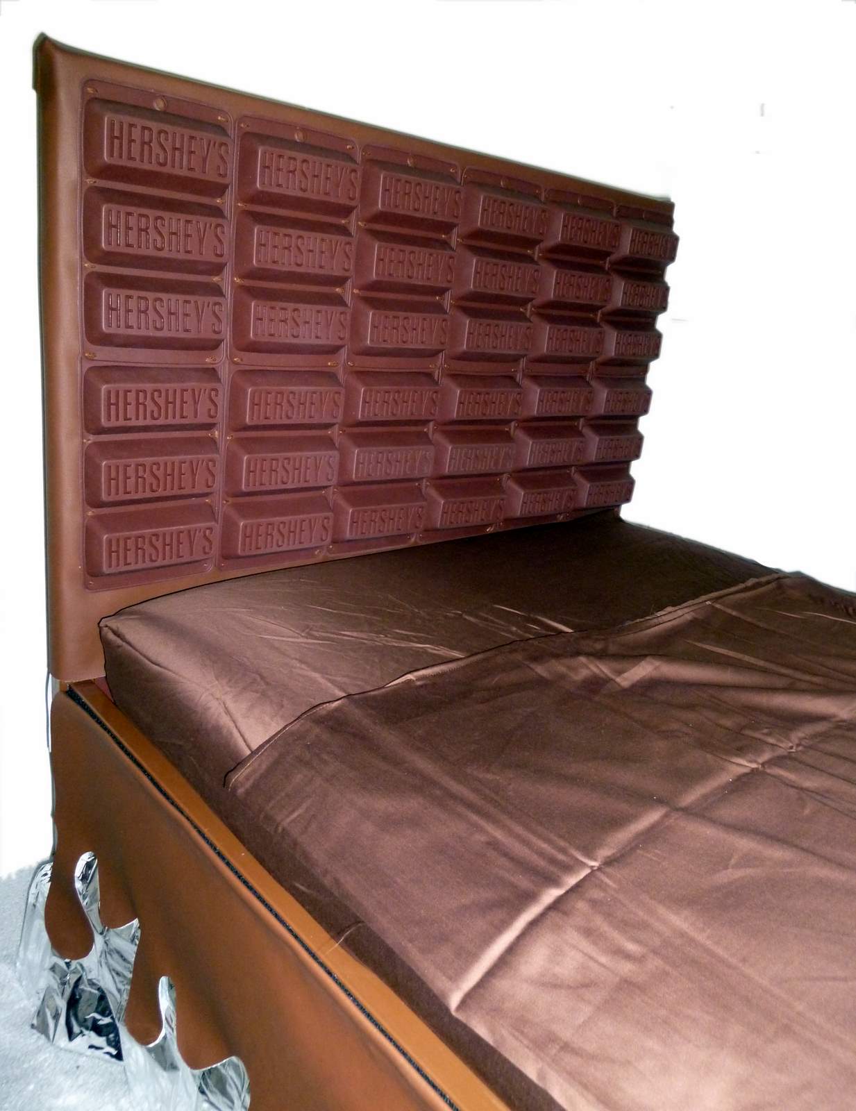 Bed with huge chocolate bar Get Home Decorating