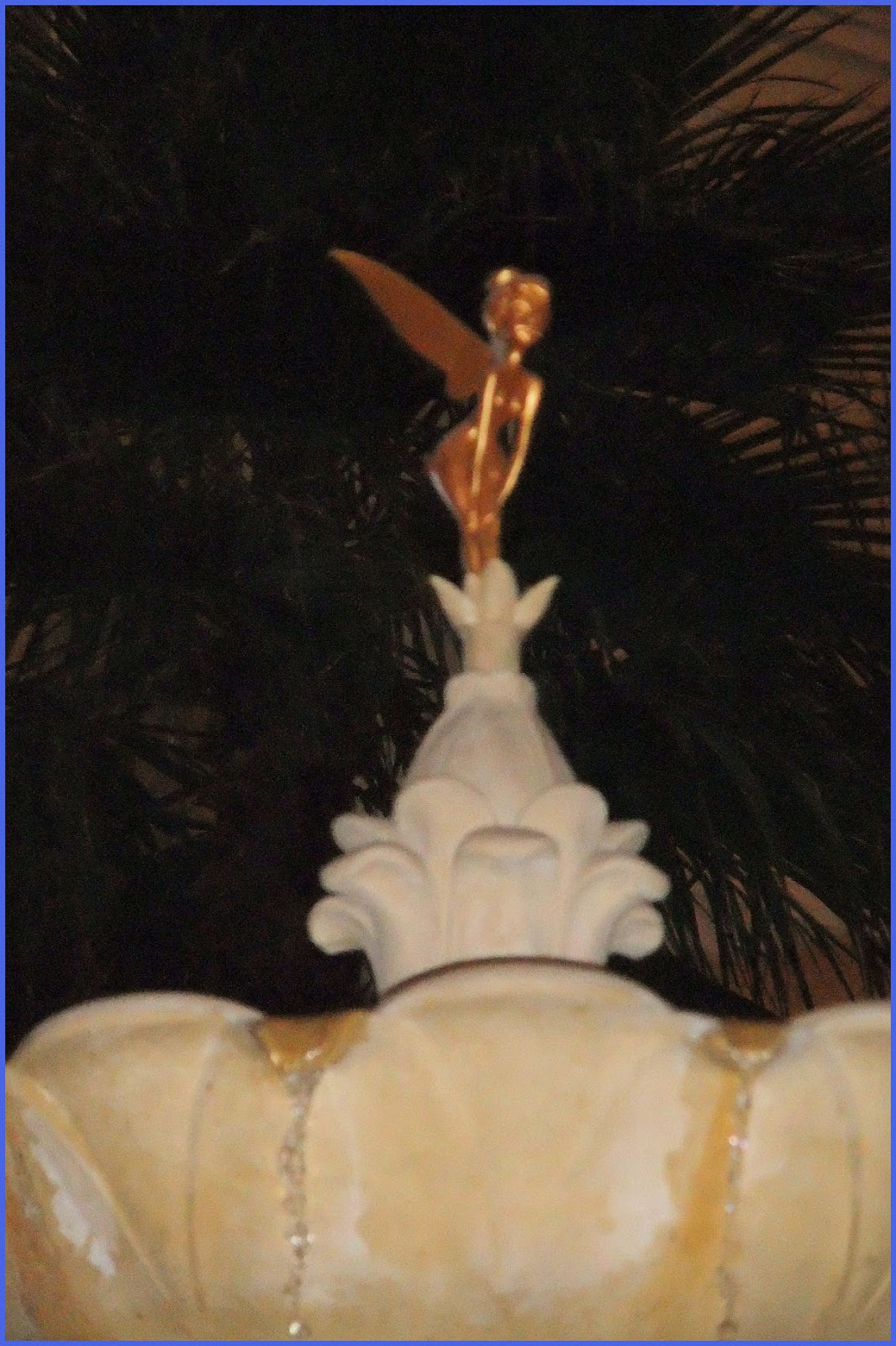 DF'82 Fountain With Wings