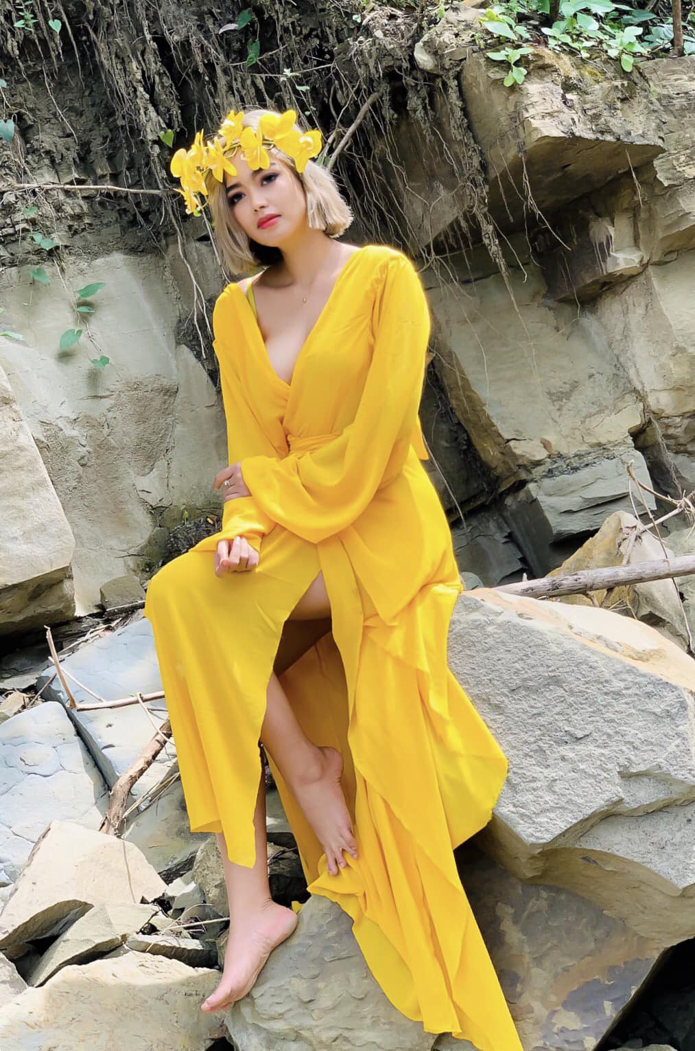 Nwe Nwe Tun - A Beautiful Girl With Yellow Dress Fashion