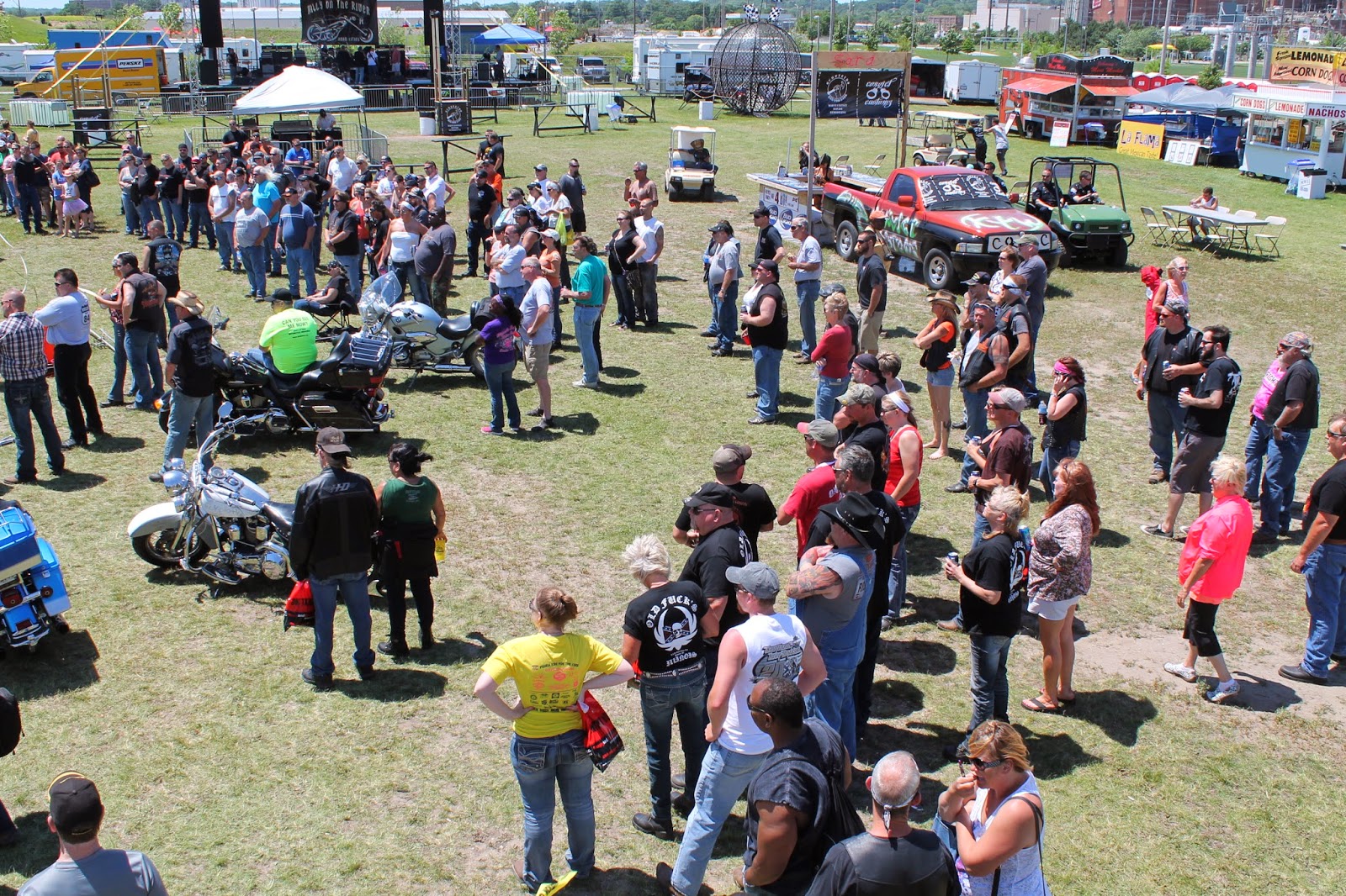 Lowrider In The Wind: Rally on the River