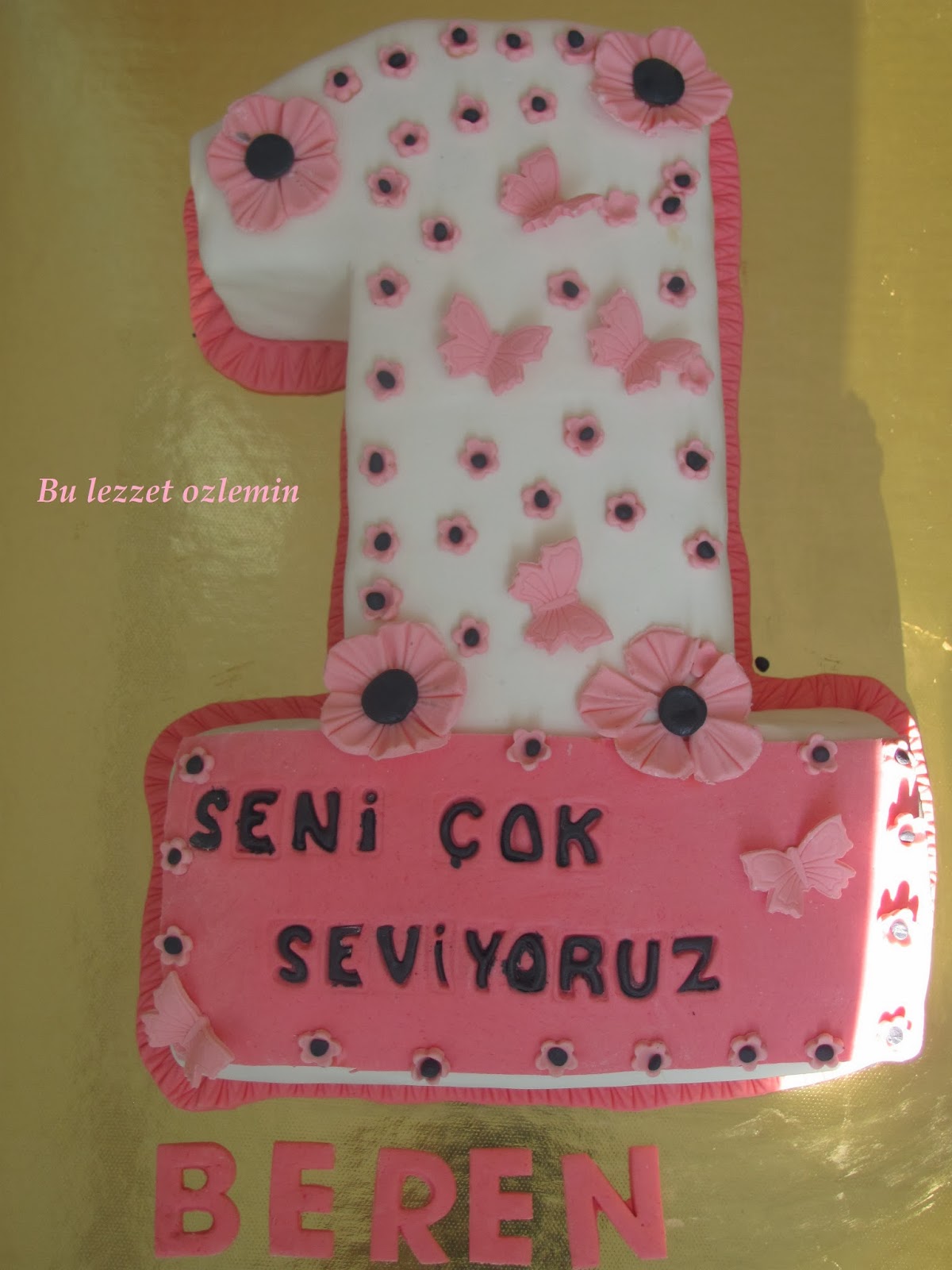 Ozlemhan Butik Pasta ve Kurabiye 1 Yaş pastası