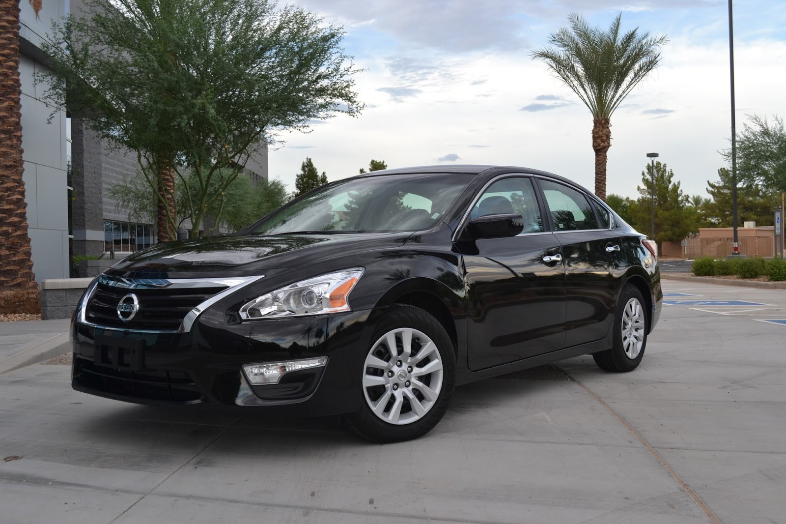 2013 Nissan Altima S | 6th Gear Motor Reviews