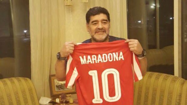 Oficial: El Fujairah firma como técnico a Maradona